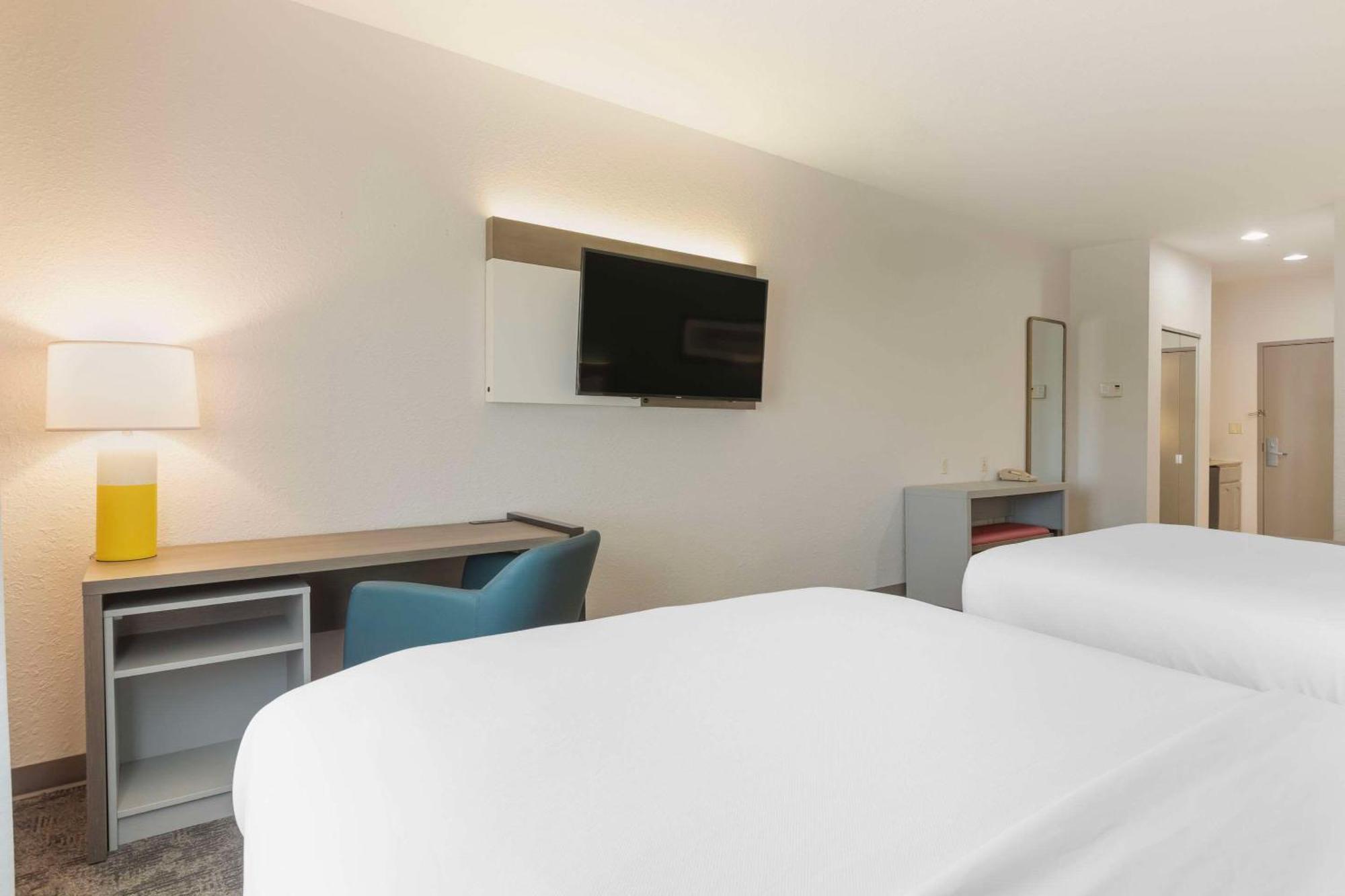 Comfort Inn & Suites Davenport - Quad Cities מראה חיצוני תמונה