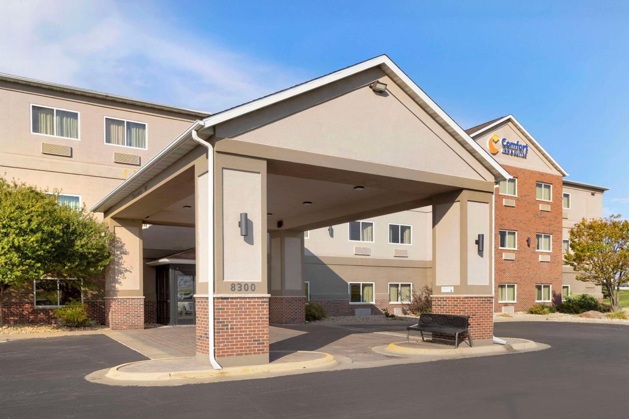 Comfort Inn & Suites Davenport - Quad Cities מראה חיצוני תמונה