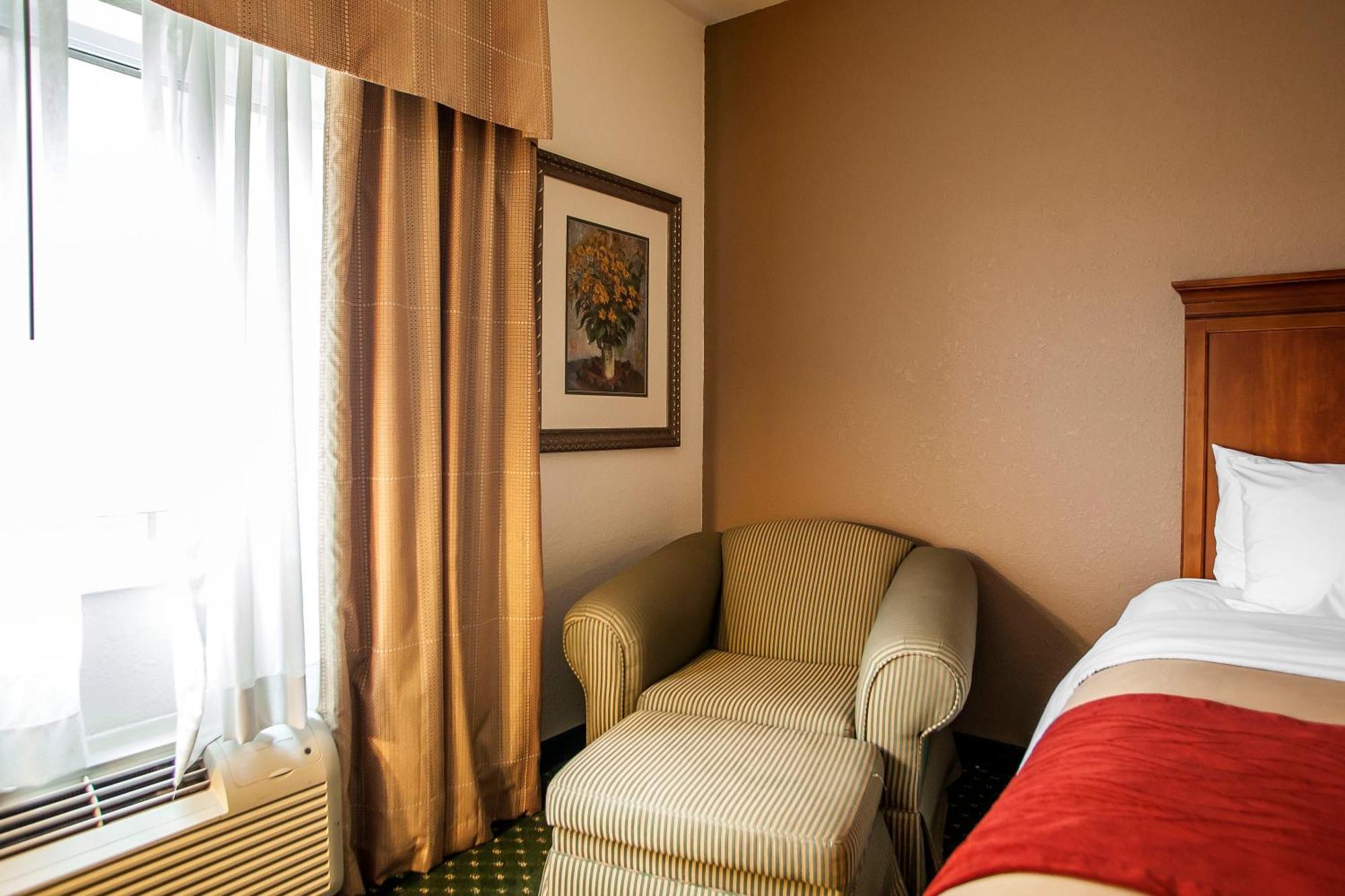 Comfort Inn & Suites Davenport - Quad Cities מראה חיצוני תמונה