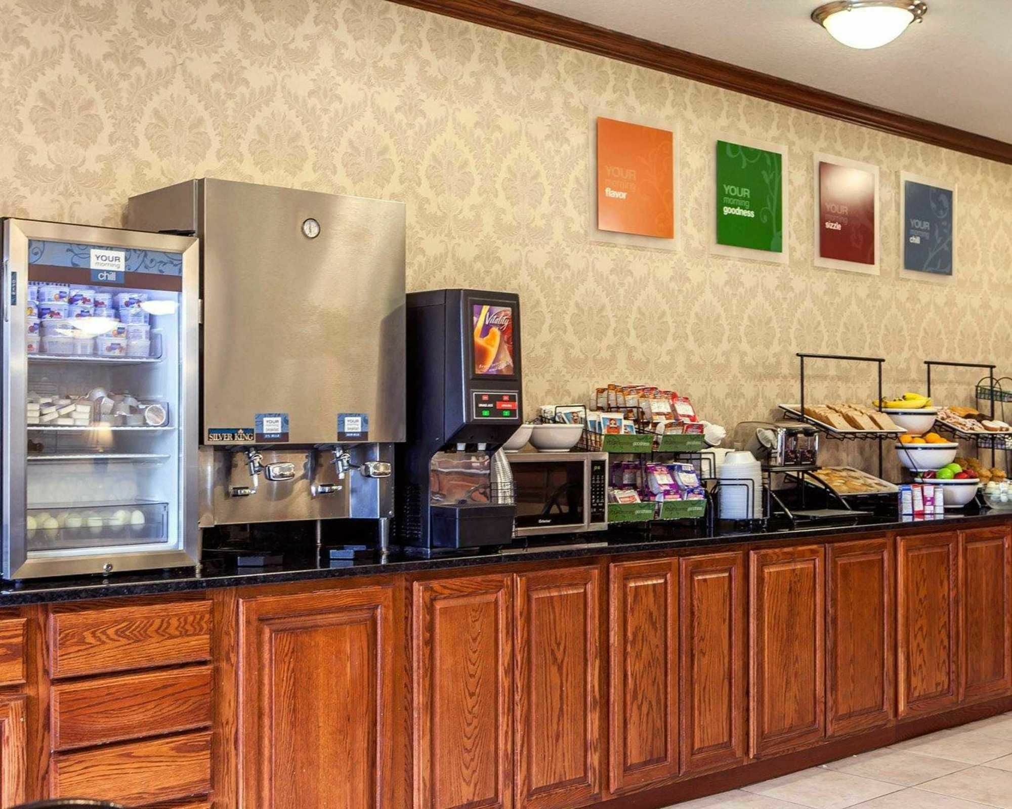 Comfort Inn & Suites Davenport - Quad Cities מראה חיצוני תמונה