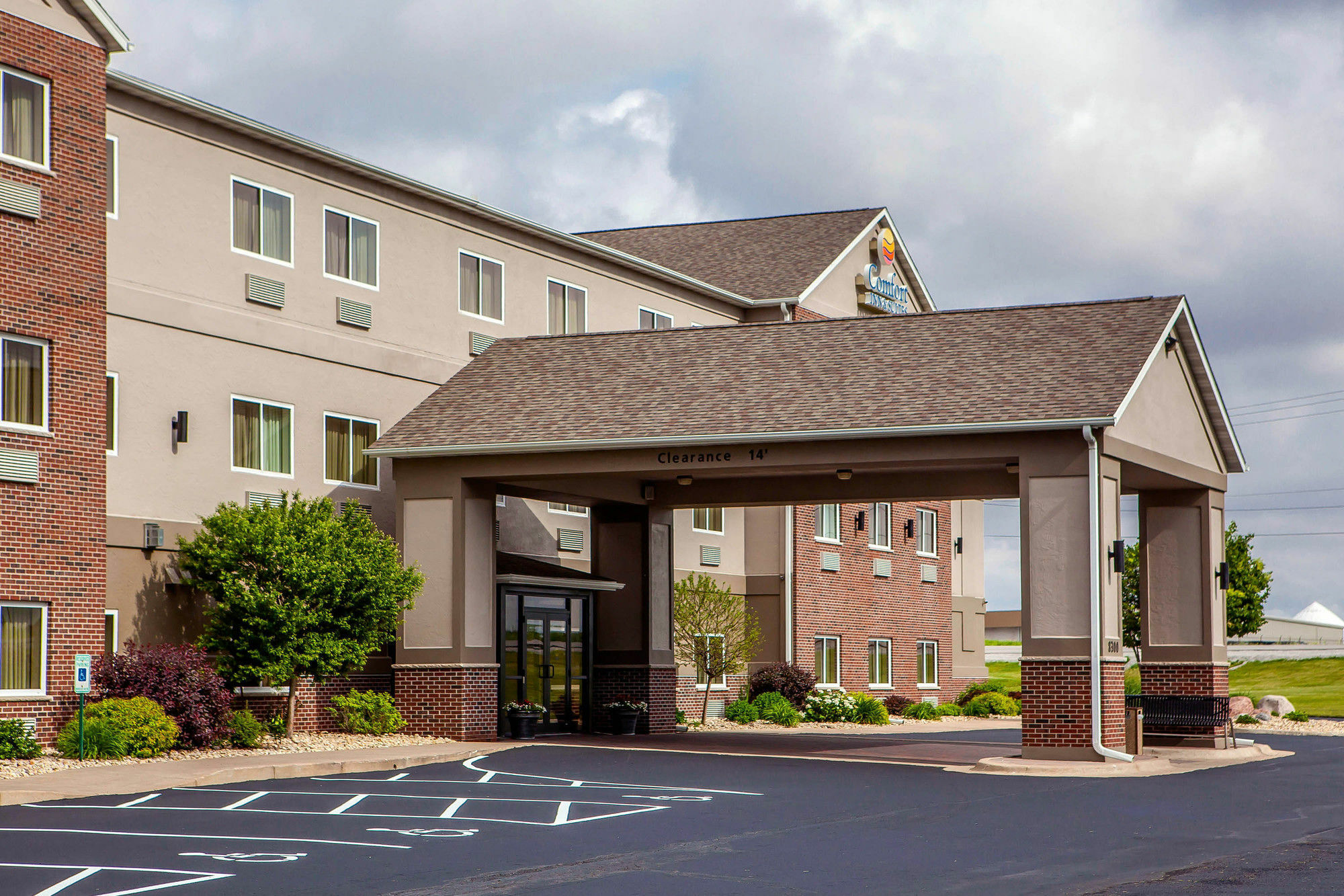 Comfort Inn & Suites Davenport - Quad Cities מראה חיצוני תמונה